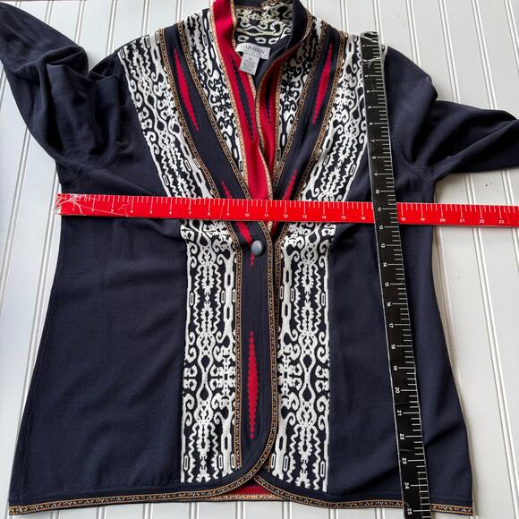 Carmen Size XL cardigan - Picture 10 of 12